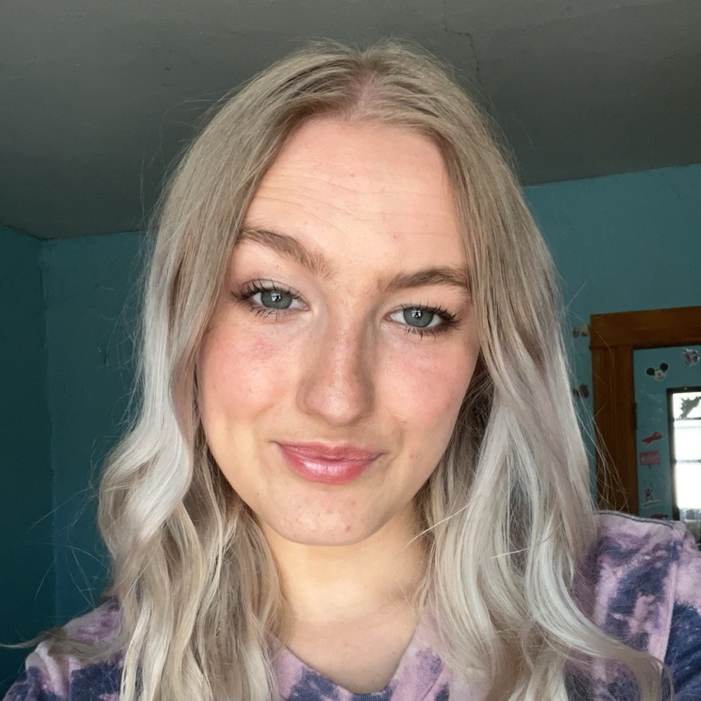 Meet your Posher, Ashley